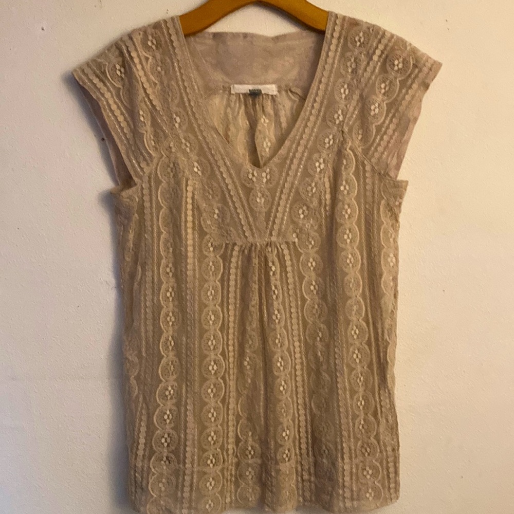 Fossil Cream Lace VNeck Short Sleeve Top